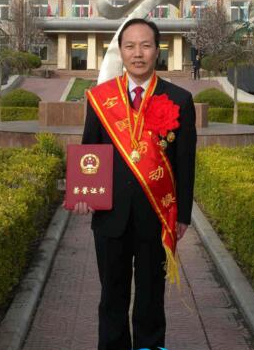 令耀伟：煤海里一颗永不生锈的“螺丝钉”